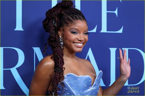 halle bailey goes blue for australian premiere of the little mermaid photo 1377608 photo