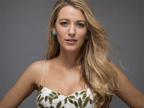 X X Blake Lively Widescreen Wallpaper Coolwallpapers Me
