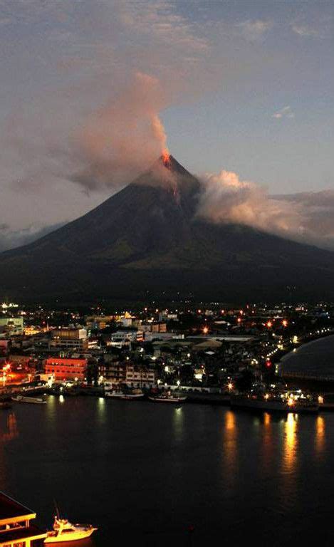 Mayon Volcano At Reaking Dawn Legazpi Albay Bicol Philippines