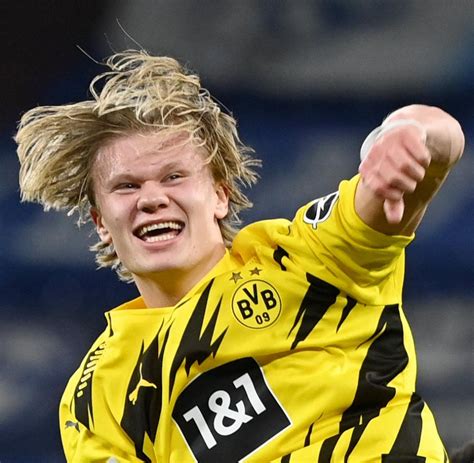 Nico (* 16.oktober 1938 als christa päffgen in köln; Bvb Haaland Freundin / Sieg In Berlin Haaland Und Moukoko ...
