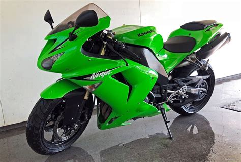 It was surely the fastest production 1000cc bike of its generation. 2008 Kawasaki ZX-10R Ninja
