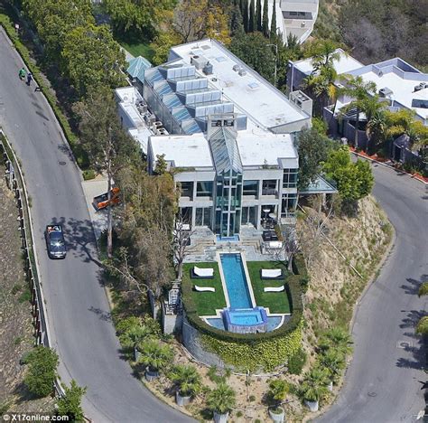 Rihanna Snaps Up Luxury Mansion On Hairpin Turn In Hollywood Hills