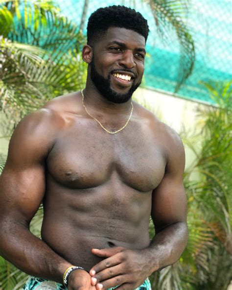 Appearances on leaderboards, awards, and honors. Loved-up photos of Yvonne Orji and her lover Emmanuel Acho as they baecation in Mexico ...