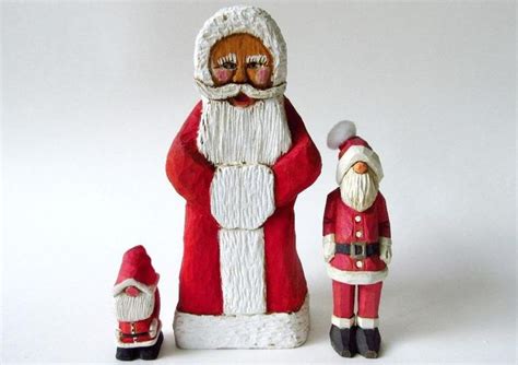 Carved Wood Santa Set Of 3 Figurines Vintage Folk Art Etsy Folk Art