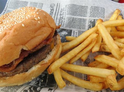 Burger Moes Saint Paul Menu Prices And Restaurant Reviews Tripadvisor
