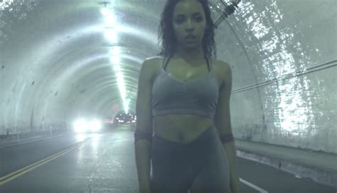 Tinashe Shows How To Stretch Sexy In A Tunnel In Bet Feels Like Vegas Music Video Watch