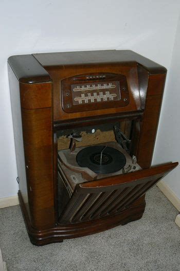1946 Philco Radiophonograph Model 46 1209 Gmas Radio In Her Living
