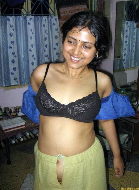 Hot Desi Bhabhi Navel Big Boobs In Blouse And Petticoat Images