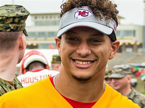 Get weekly military discounts on food, travel, lodging, moving, entertainment. Hy-Vee inks deal with Patrick Mahomes | 2019-04-17 ...