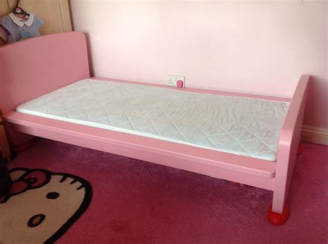 The maximum mattress thickness according to the ikea kura bunk bed's packaging is 5 1/8 . IKEA GIRLS PINK MAMMUT TODDLER BED & mattress if needed ...