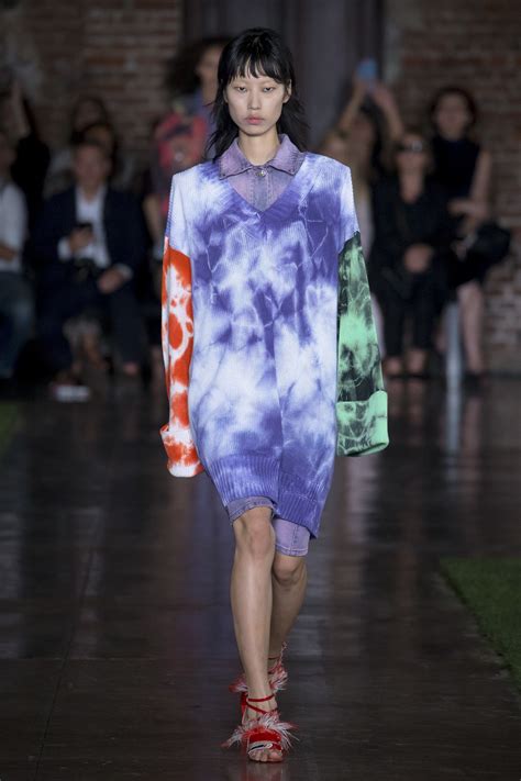 Msgm Spring 2019 Ready To Wear Collection Vogue Tie Dye Fashion Color Trends Fashion