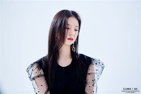 Yujin (유진), also known by her full name choi yujin (korean: CLC reveal special behind-the-scenes teaser images for ...
