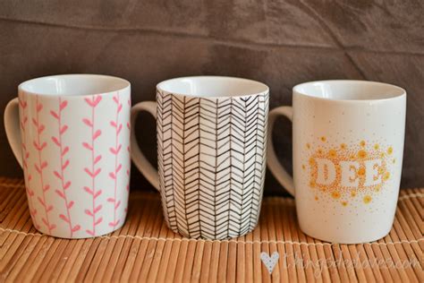 These 50 sharpie mud ideas will definitely keep you busy and give you some inspiration when designing your own mug. Loving...decorated mugs {DIY}