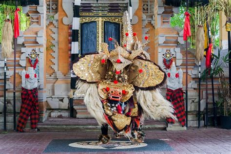 Barong Makhluk Mitologi Indonesia Simbol Kesenian Bali