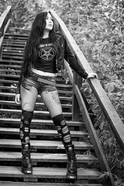 Pin By Jacob Kilgore On Goth Women Black Metal Girl Metal Girl Hot Goth Girls
