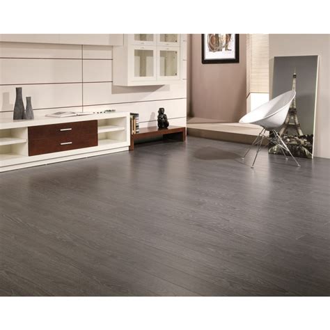 Laminate wood flooring is designed to mimic the appearance of real wood, ceramics, or even natural stone. 10 Laminated Wooden Flooring Ideas- The Sense Of Comfort ...
