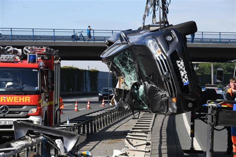 Drei Schwerverletzte Bei Unfall Auf A2 Bei Rheda Wiedenbrück Nwde