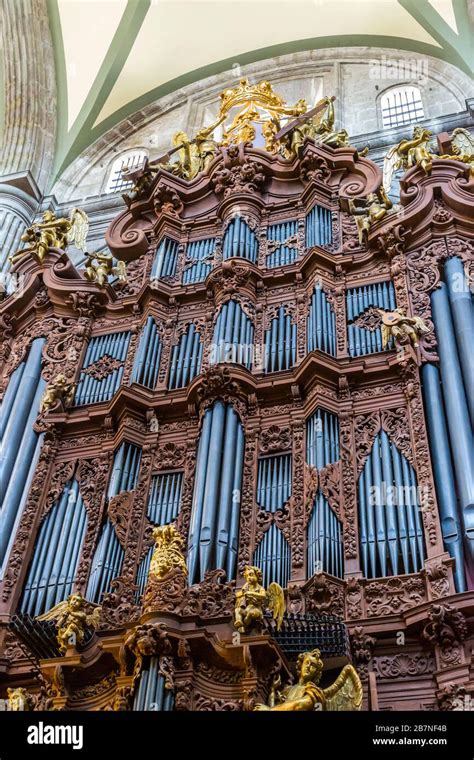 Largest Church Pipe Organ Hi Res Stock Photography And Images Alamy
