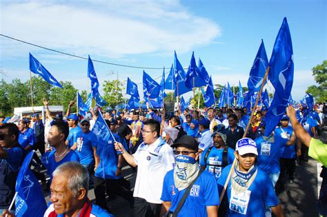 This paper looks at the malaysian general election campaign of 2013, and focuses primarily on the 1malaysia project that was foregrounded by the administration of prime minister najib razak. Malaysia General Election 2013 Editorial Photography ...
