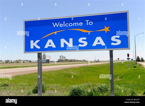 Welcome To Kansas Sign On Interstate Highway Stock Photo Alamy