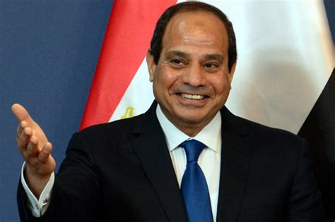 الرئيس عبد الفتاح السيسي يتفقد أعمال تطوير المحاور والطرق الجديدة بمحافظة الإسكندرية. السيسي يمدح أدائه | قناة 218