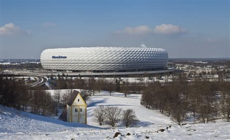 Allianz arena is a football stadium in munich, bavaria, germany with a 70,000 seating capacity for international matches and 75,000 for domestic matches. Allianz Arena - Wikiwand
