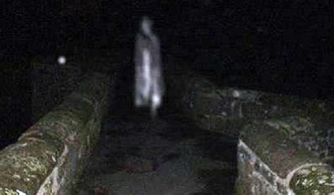 as 32 fotos de aparições reais de fantasmas webtudo curiosidades