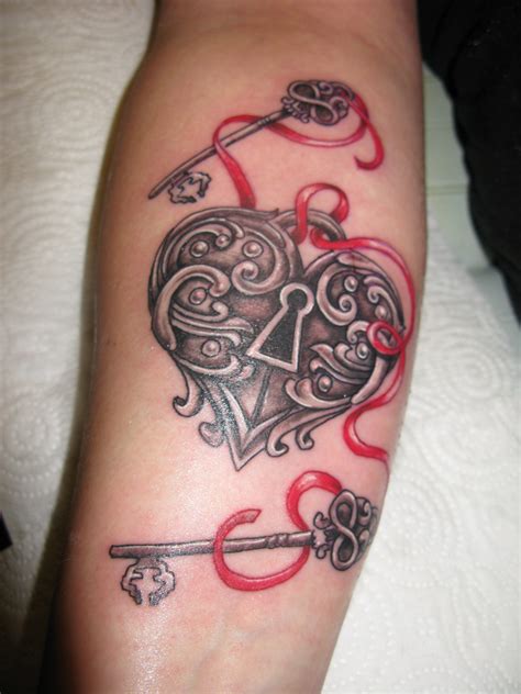 Locket And Keys Heart Locket Tattoo Tattoos Locket Tattoos