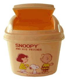 Seedling and trash bag for sale. Peanuts gang & Snoopy small waste bin - trash can | Snoopy, Peanuts gang, Recycle trash