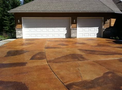 Here are some steps to help you have a successful project repairing your driveway. Fix that Cracked driveway by using the cracks as a design. | Diy driveway, Concrete decor ...