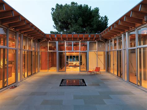20 Homes With Courtyards In The Center