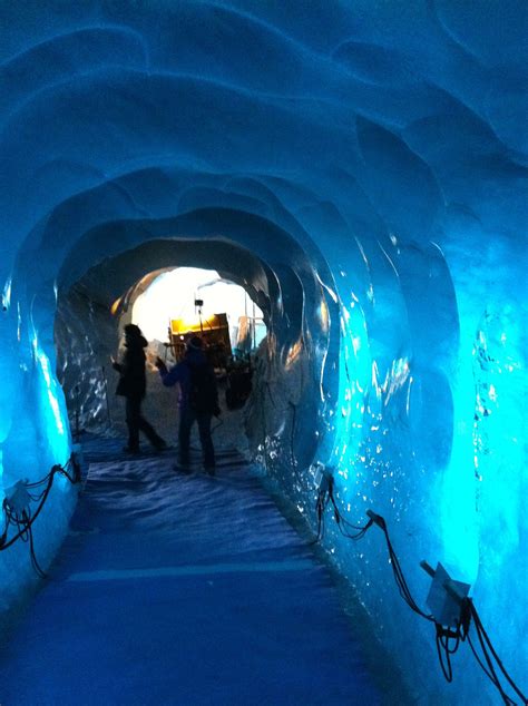 Crazy Ice Cave In Chamonix Wände