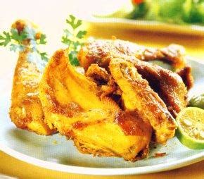 Resep ayam geprek bumbu special, cara membuatnya mudah. Ayam Goreng Bumbu Kuning | Celoteh Istri