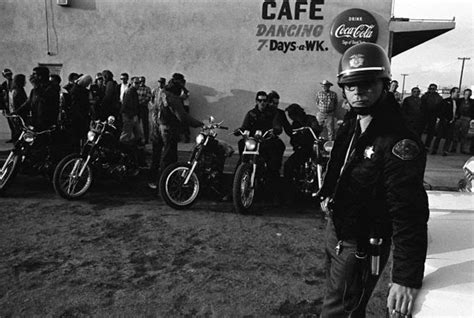 20 Black And White Photos Capture Daily Life Of Hells Angels In 1965