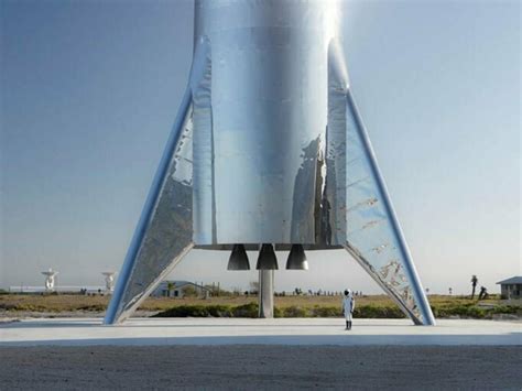 Spacex designs, manufactures and launches advanced rockets and spacecraft. Elon Musk unveils 'radical' SpaceX rocket Starship, which he says will ferry people to Mars ...