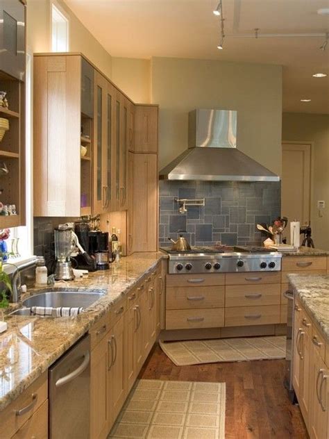 Light oak cabinets kitchen remodel ideas pictures. Maple Cabinets Design Ideas, Pictures, Remodel and Decor ...