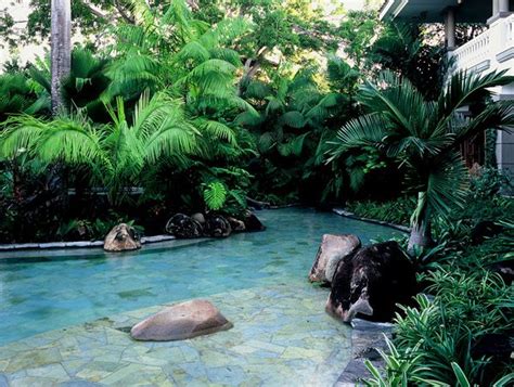 Tropical Landscape Designs That Brings Coolness To Your
