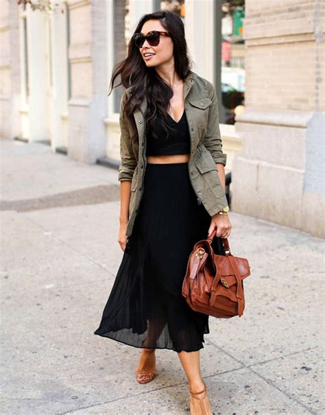 How To Pair Crop Top With Skirt 7 Crop Tops And Skirts Combinations