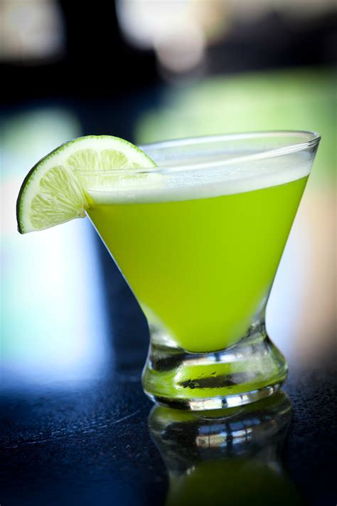 It's composed of white rum flavored with coconut extract. Key Lime Moto- Absolut Vanilla Vodka, Malibu Coconut Rum ...
