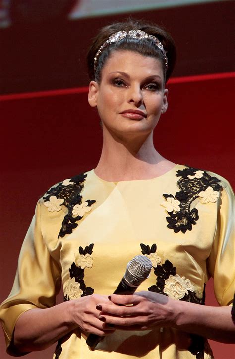 Linda Evangelista Fronts Hudson's Bay's 'The Room' Campaign Because ...