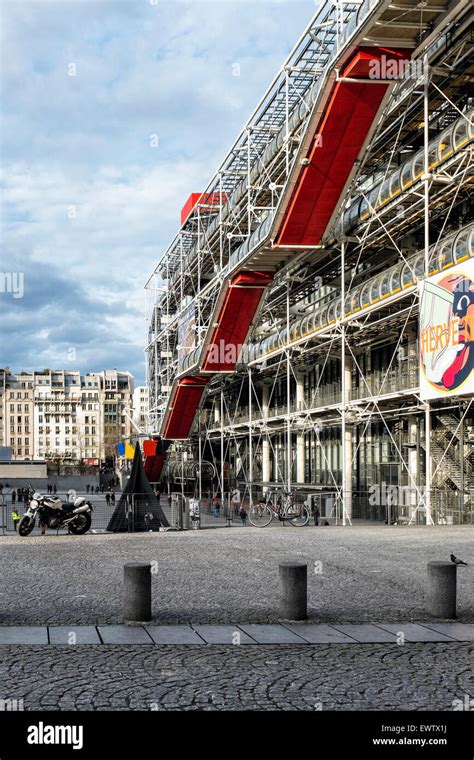 Paris Centre Georges Pompidou Modern And Contemporary Art Gallery
