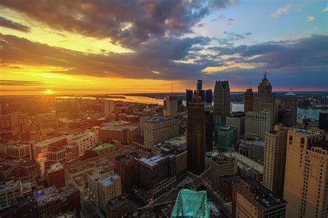 Sunrise Above Downtown Detroit Photograph By Jay Smith
