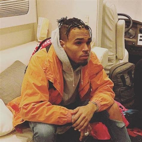 Christopher maurice brown (born may 5, 1989) is an american singer, rapper, songwriter, dancer, and actor. Chris Brown Braids Hairstyle | Chris brown hair, Chris ...