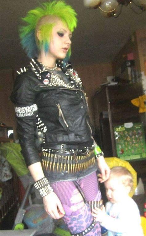 Pin By Anel Briortz On A E Punk Girl Punk Outfits Punk Rock Girls