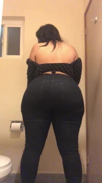 Pawg Ass In Bathroom