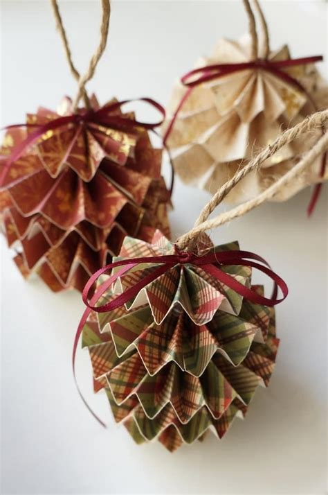 Handmade Natural Christmas Decorations Using Found Items Simplify