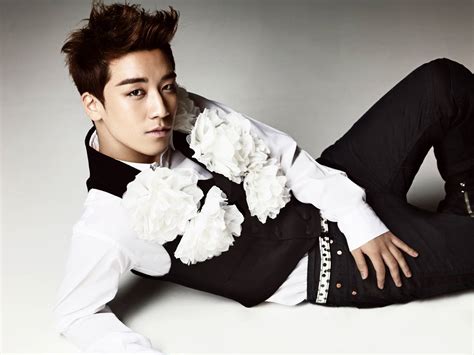 He made his solo debut on january 20, 2011 with his first mini album v.v.i.p. Actor in Mid-Forties Looks Like Big Bang's Seungri? | Soompi