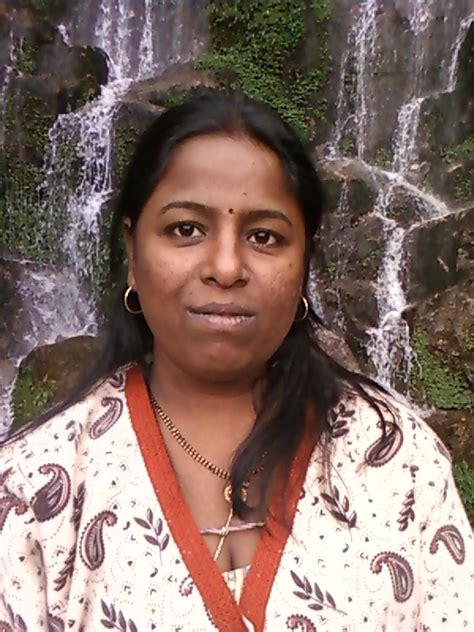 Swati Female Indian Surrogate Mother From Olpad In India
