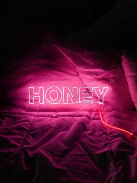Download Neon Pink Aesthetic Pictures