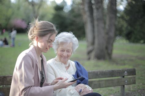 Five Tips For Helping Aging Parents Navigate The Future